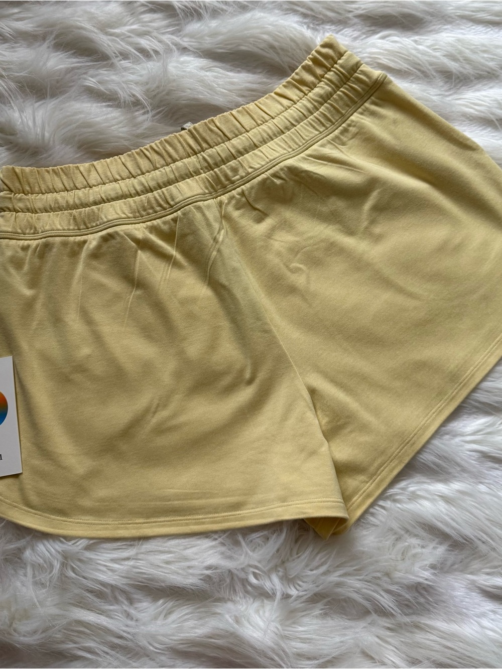🍋 VUORI Halo Performance Shorts, Size Medium - Picture 4 of 5